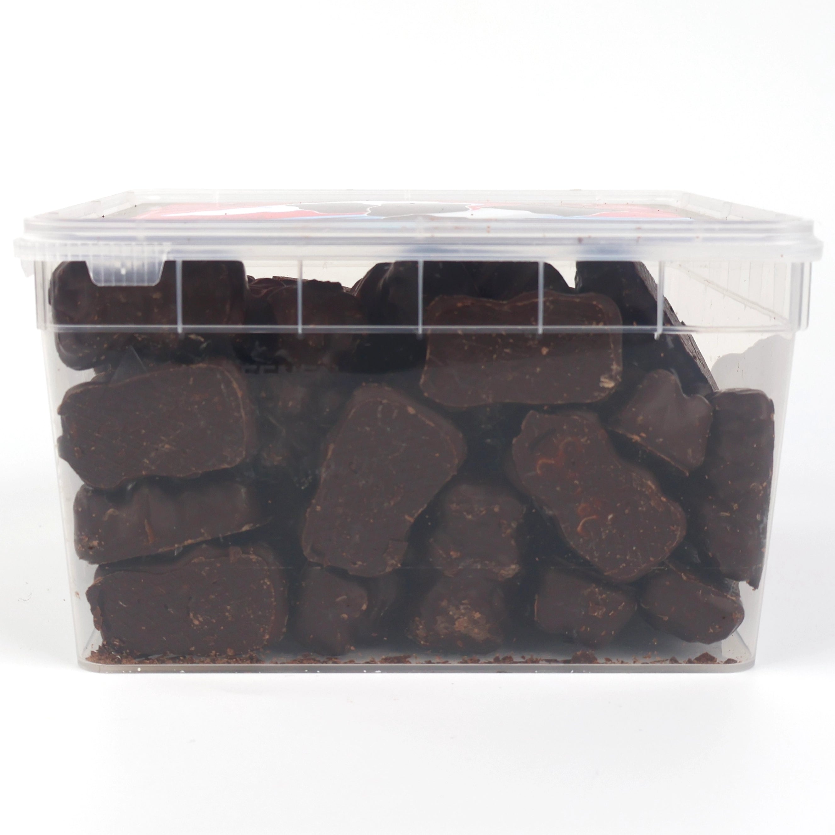 Vue de profil d'une boîte rectangulaire transparente remplie d'oursons en guimauve au chocolat noir.