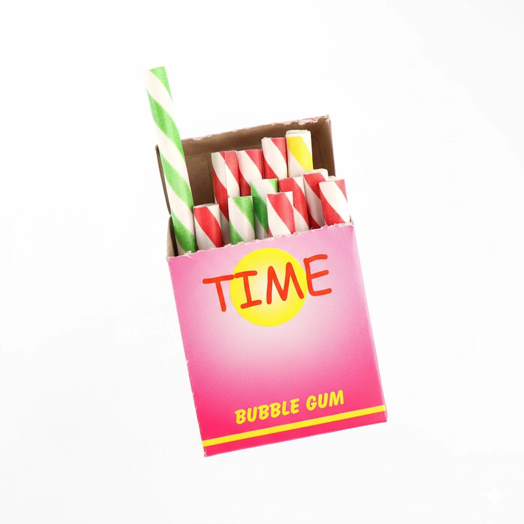 Zoom sur un petit paquet de chewing-gum rose Time contenant plusieurs bâtonnets.