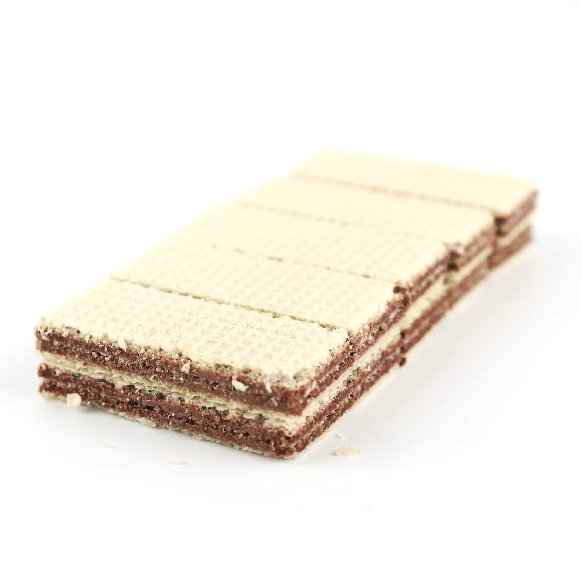 Gros plan sur des gaufrettes Poker montrant les multiples couches croustillantes et la crème au cacao.