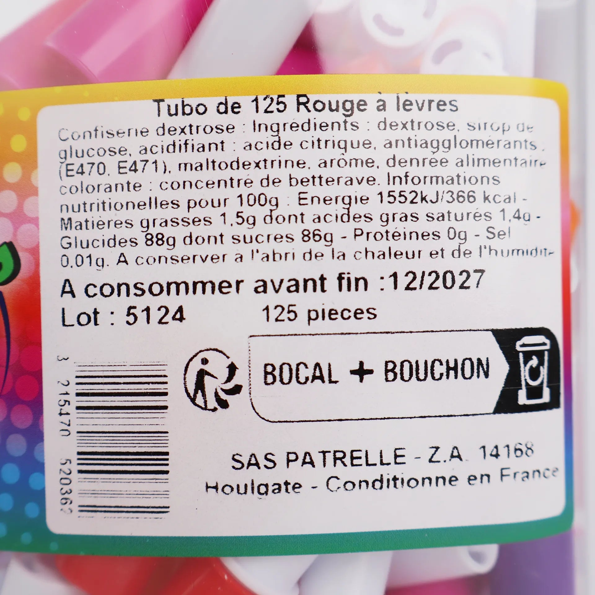 Zoom sur la liste des ingrédients et le tableau nutritionnel.